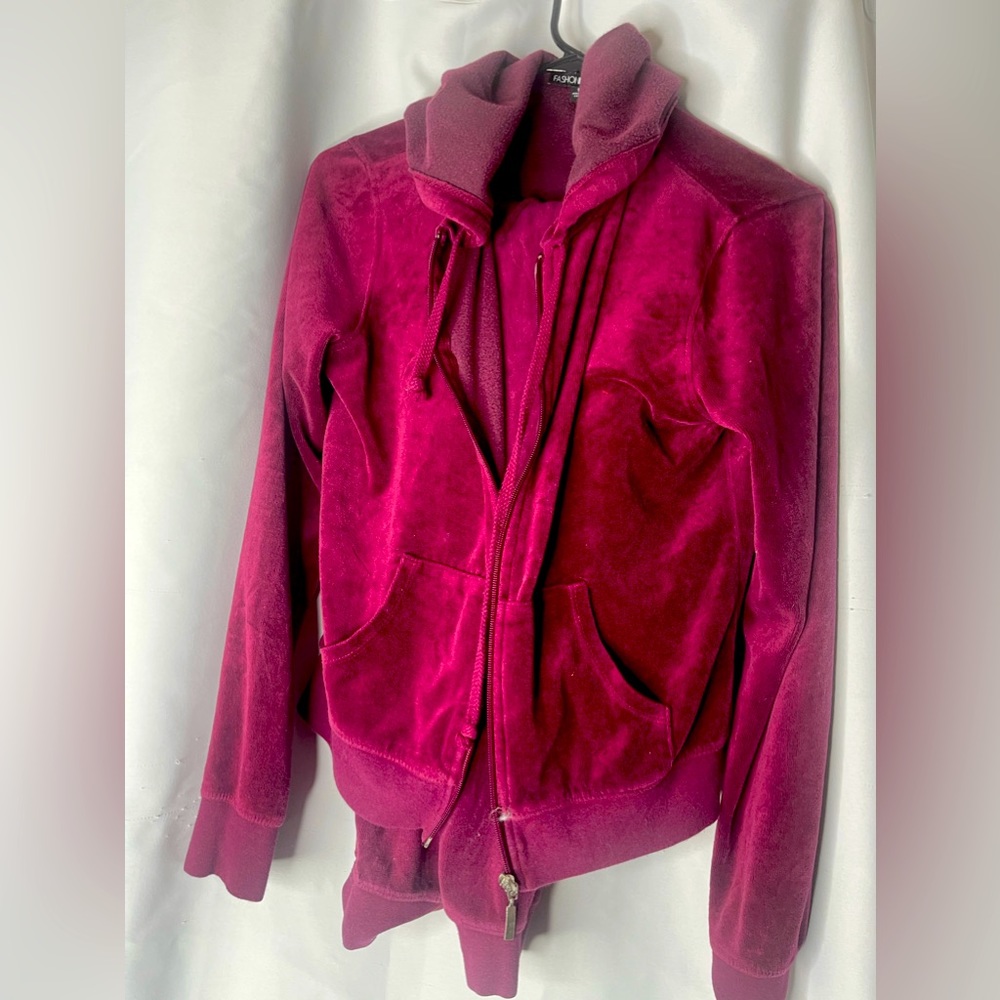 Fashion nova jogging velvet sweatsuit♥️